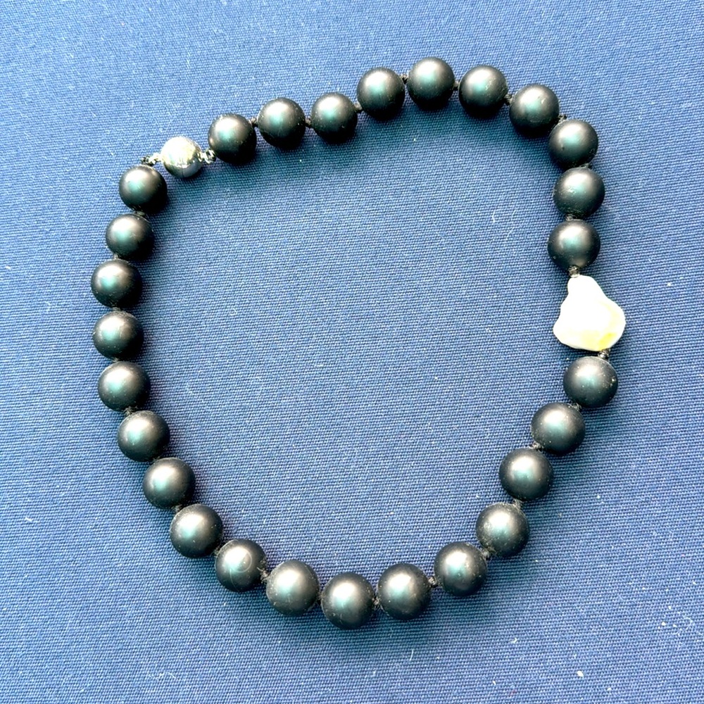 Black Bead + Freshwater Pearl Necklt